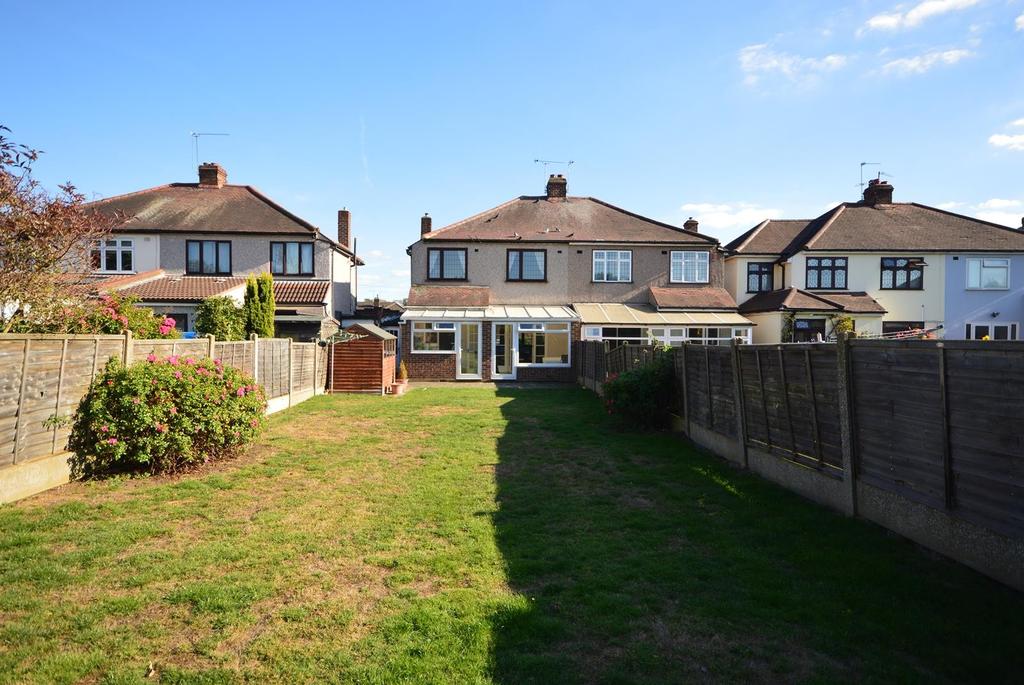 Eastern Avenue East, Romford, RM1 3 bed semidetached house £460,000