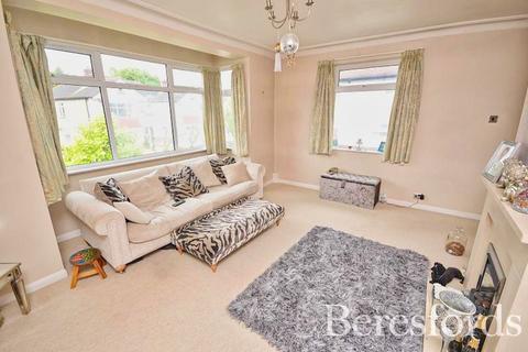 42a Tudor Drive, Romford, RM2 5LH