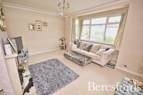 42a Tudor Drive, Romford, RM2 5LH