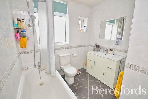 42a Tudor Drive, Romford, RM2 5LH