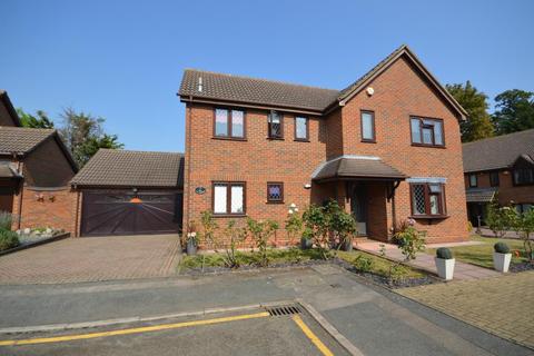 10 Sydenham Close, Romford, RM1 4HN