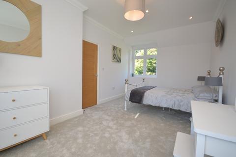 35 Park Drive, Romford, RM1 4LH