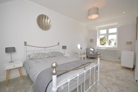 35 Park Drive, Romford, RM1 4LH