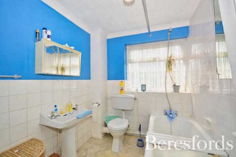 17 Great Cullings, Rush Green, Romford, RM7 0YJ