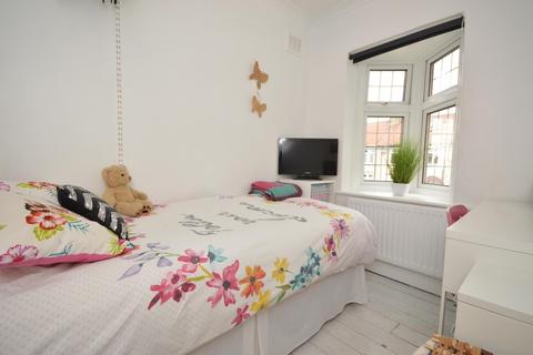 73 Rose Glen, Romford, RM7 0SL