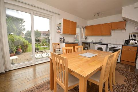 73 Rose Glen, Romford, RM7 0SL