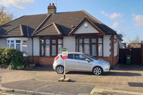 6 Mcintosh Close, Romford, RM1 4JH