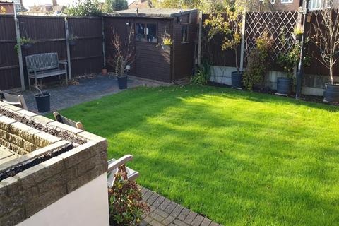 6 Mcintosh Close, Romford, RM1 4JH
