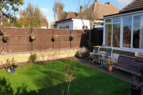 6 Mcintosh Close, Romford, RM1 4JH
