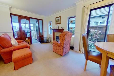 6 Mcintosh Close, Romford, RM1 4JH