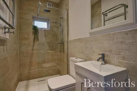 17 Marshalls Road, Romford, RM7 7EL