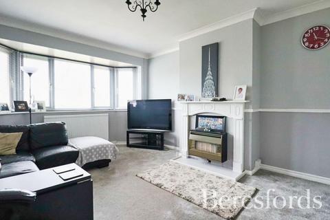 2 bedroom maisonette for sale, Lowlands Gardens, Romford, RM7