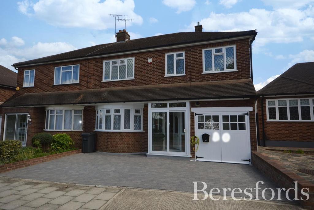 Millbrook Gardens, Gidea Park, RM2 5 bed semidetached house £550,000