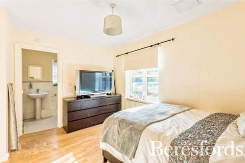 Flat 3, Masters Court, 3 Academy Fields Road, Romford, RM2 5UG