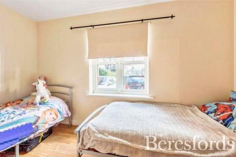Flat 3, Masters Court, 3 Academy Fields Road, Romford, RM2 5UG