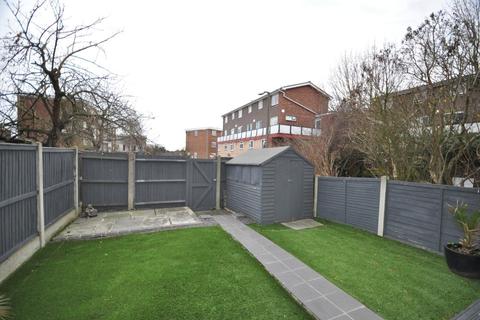 111 Victor Close, Hornchurch, RM12 4XU