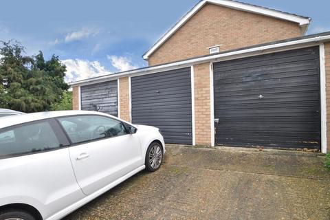 20 Wittering Walk, Hornchurch, RM12 6NS