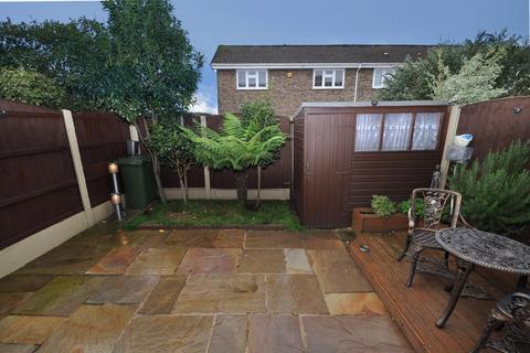 20 Wittering Walk, Hornchurch, RM12 6NS