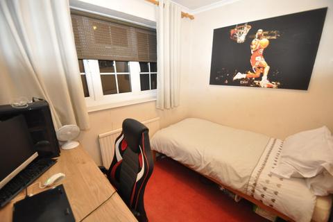 20 Wittering Walk, Hornchurch, RM12 6NS