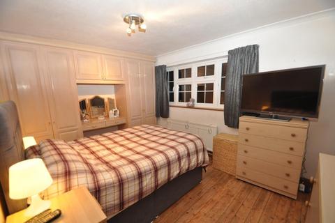 20 Wittering Walk, Hornchurch, RM12 6NS