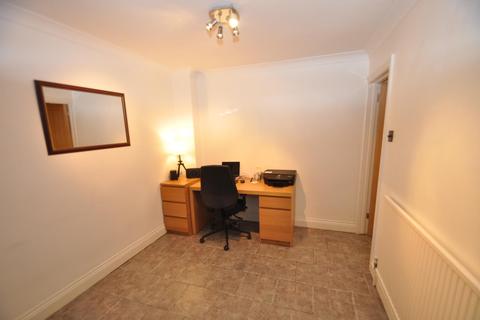 20 Wittering Walk, Hornchurch, RM12 6NS