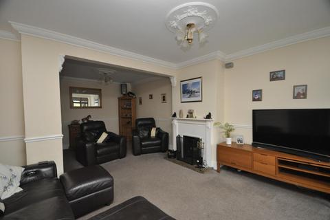 4 bedroom end of terrace house for sale - Macdonald Avenue, Hornchurch, RM11