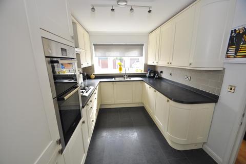 13 Spingate Close, Hornchurch, RM12 6SW