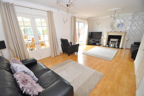 13 Spingate Close, Hornchurch, RM12 6SW