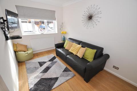 13 Spingate Close, Hornchurch, RM12 6SW
