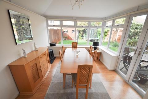 13 Spingate Close, Hornchurch, RM12 6SW