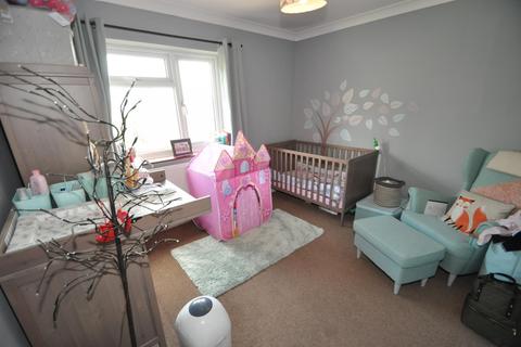19 Epsom Way, Hornchurch, RM12 6DU