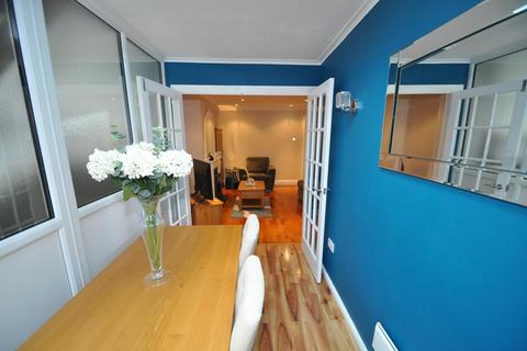 28 Matlock Gardens, Hornchurch, RM12 6HX