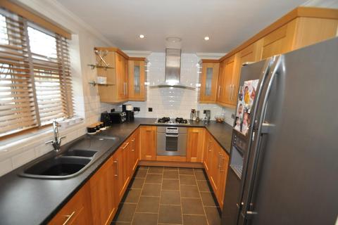 28 Matlock Gardens, Hornchurch, RM12 6HX