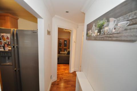 28 Matlock Gardens, Hornchurch, RM12 6HX