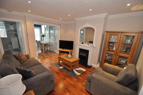 28 Matlock Gardens, Hornchurch, RM12 6HX
