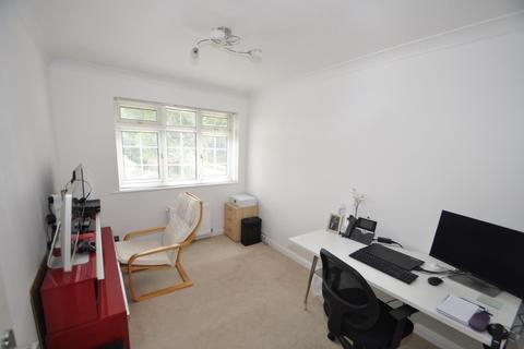 7 Courage Close, Hornchurch, RM11 2BJ
