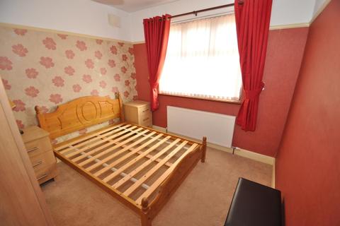 36 Dorian Road, Hornchurch, RM12 4AL
