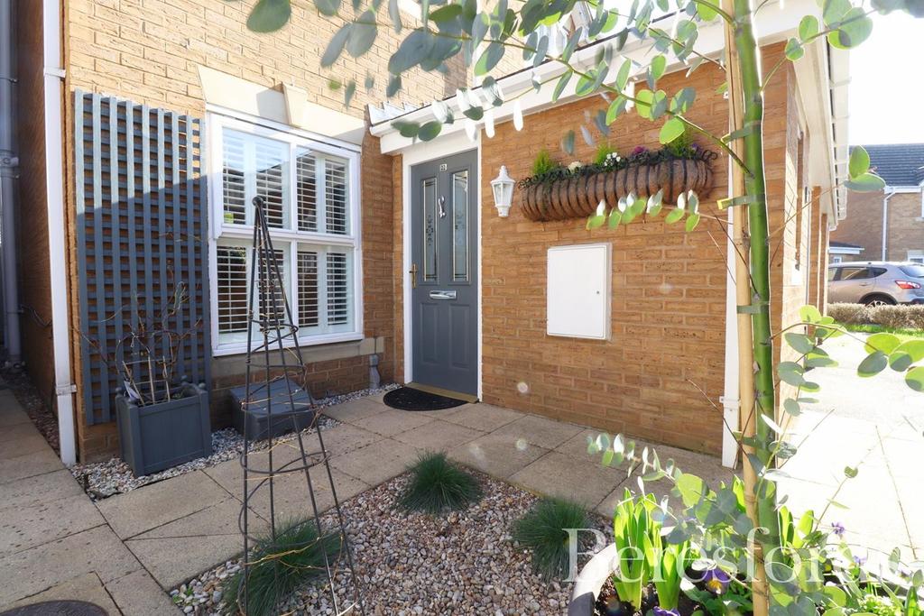 Collingwood Road, Rainham, RM13 3 bed semidetached house £400,000