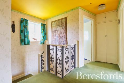 7 Mendoza Close, Hornchurch, RM11 2RP