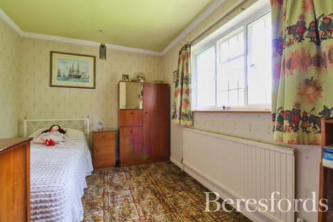 7 Mendoza Close, Hornchurch, RM11 2RP