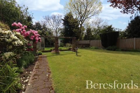 7 Mendoza Close, Hornchurch, RM11 2RP