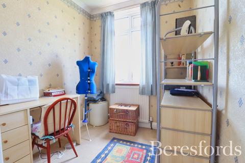 199 Ravenscourt Grove, Hornchurch, RM12 6JA