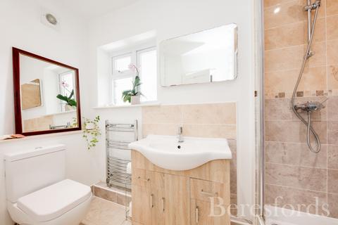 46 Dudley Road, Romford, RM3 8LH