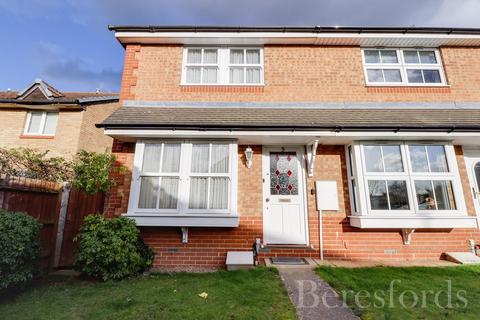 9 Ward Gardens, Harold Wood, Romford, RM3 0WX