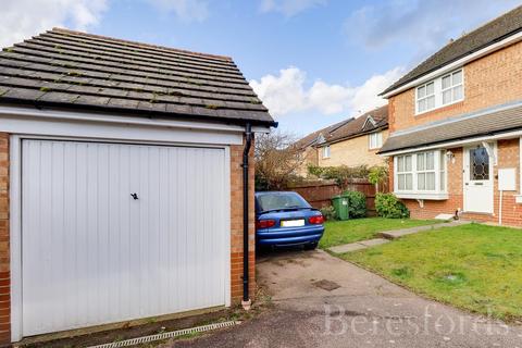 9 Ward Gardens, Harold Wood, Romford, RM3 0WX
