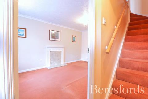 9 Ward Gardens, Harold Wood, Romford, RM3 0WX
