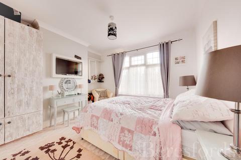 10 Masefield Crescent, Romford, RM3 7PL
