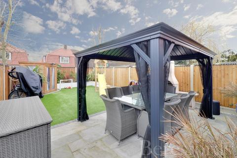 5 Ruskin Gardens, Romford, RM3 7BE