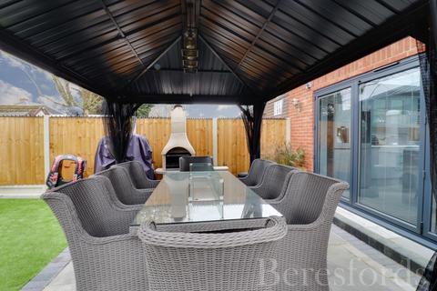 5 Ruskin Gardens, Romford, RM3 7BE