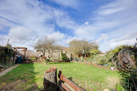 55 Daventry Road, Romford, RM3 7RA
